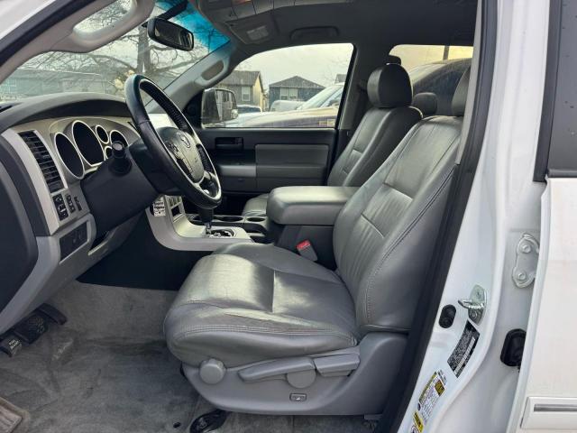 Toyota Sequoia Sr5 Image 12