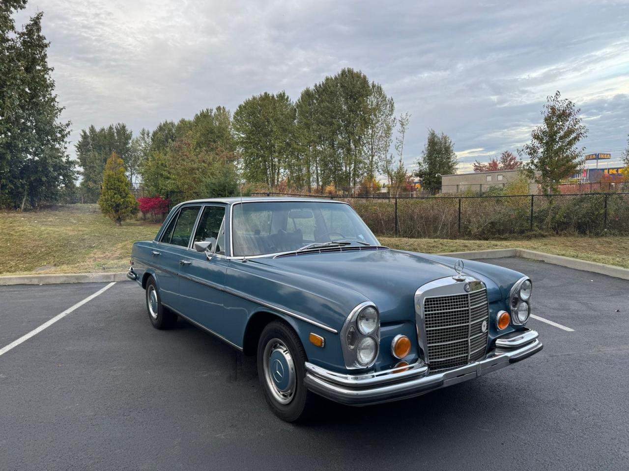 Mercedes-Benz 280-Class Image 1