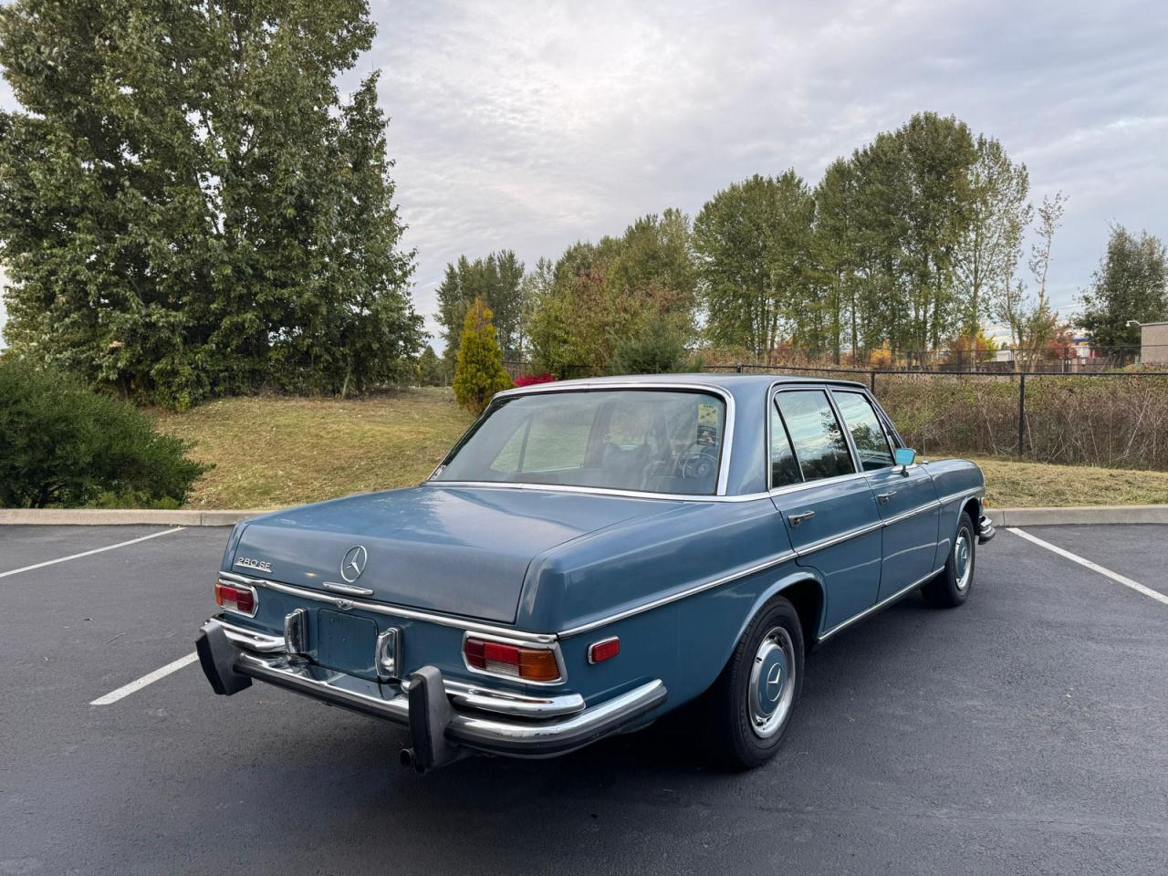Mercedes-Benz 280-Class Image 9