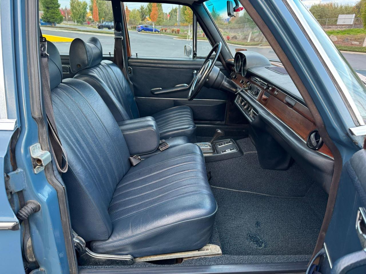 Mercedes-Benz 280-Class Image 7