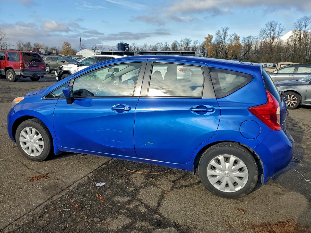 Nissan Versa S Image 2