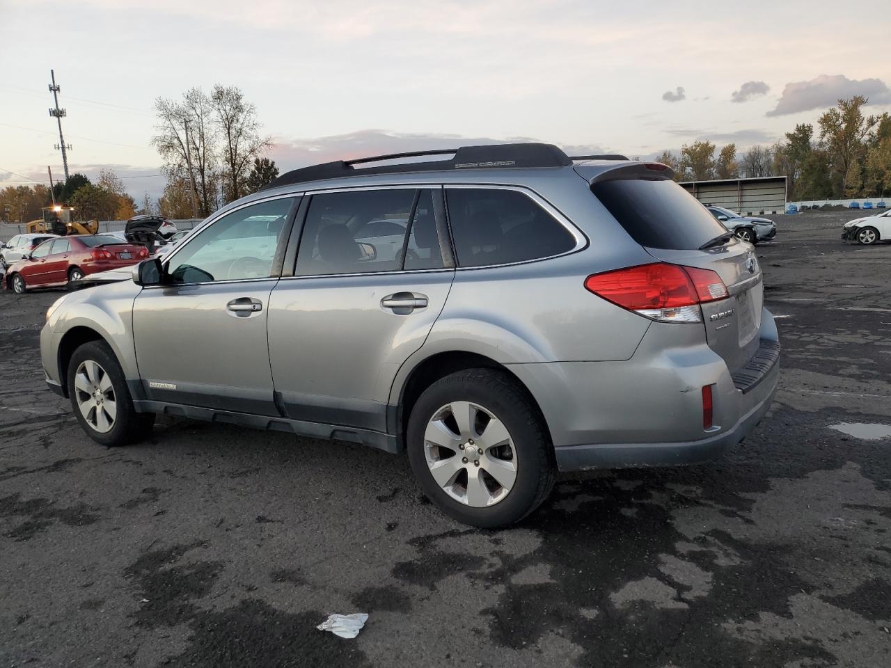 Subaru Outback 2.5i Premium Image 2