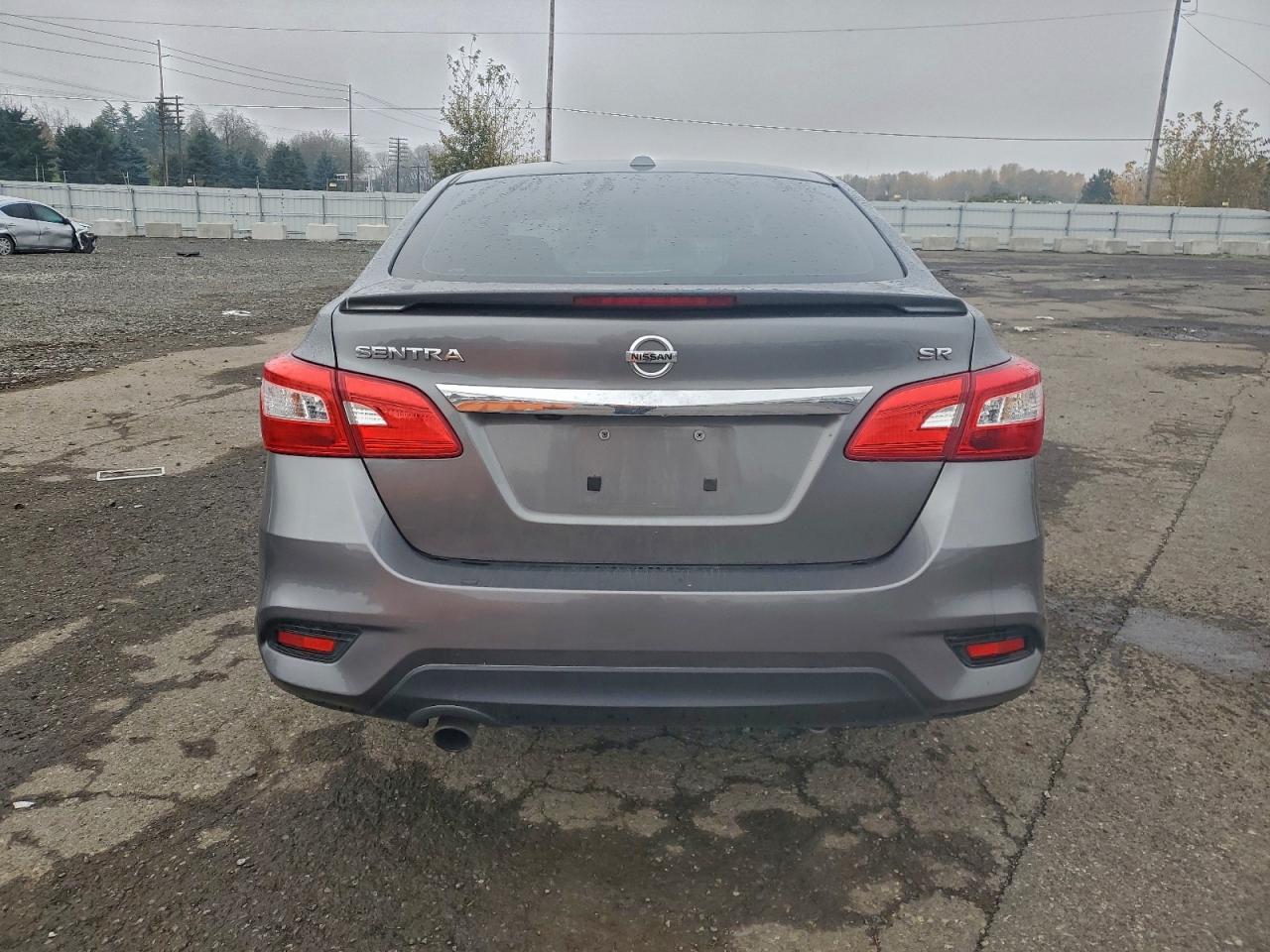 Nissan Sentra S Image 3