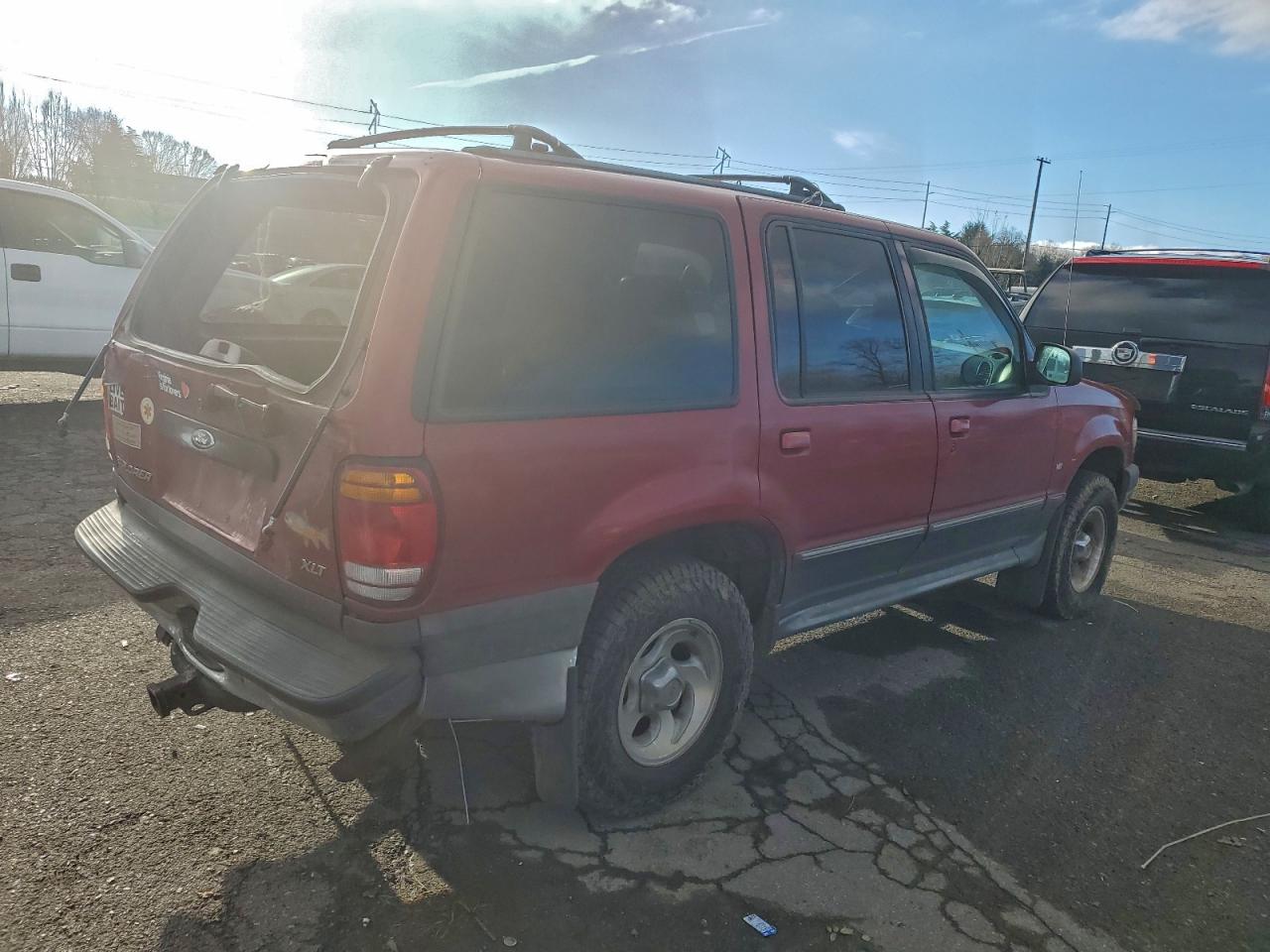 Ford Explorer Image 3