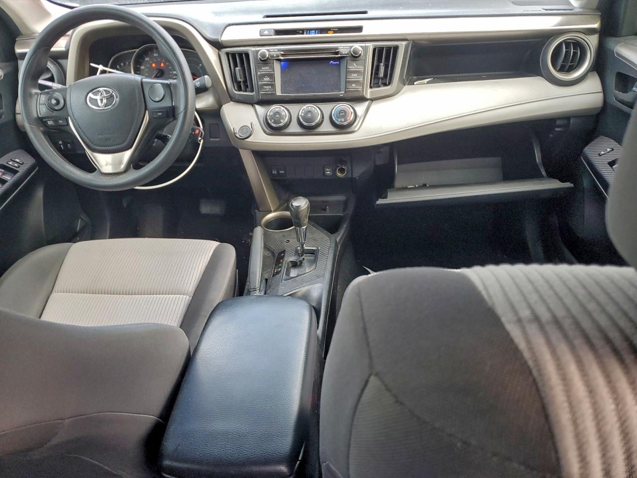 Toyota RAV4 Le Image 6