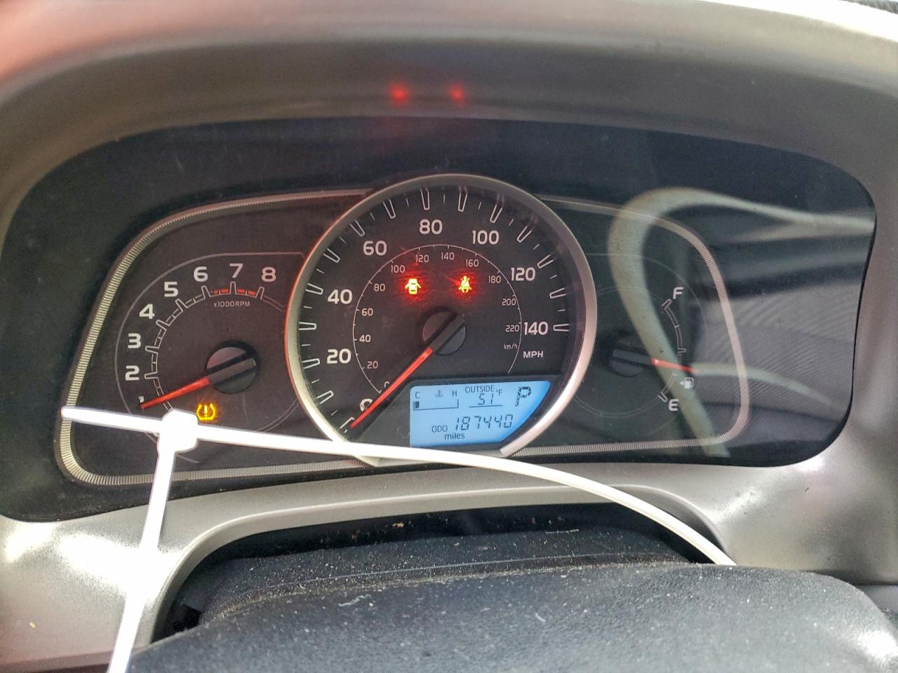 Toyota RAV4 Le Image 5