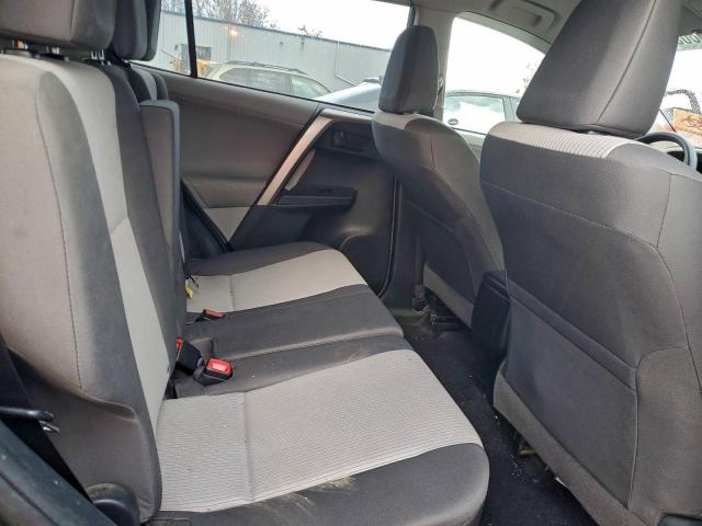 Toyota RAV4 Le Image 3