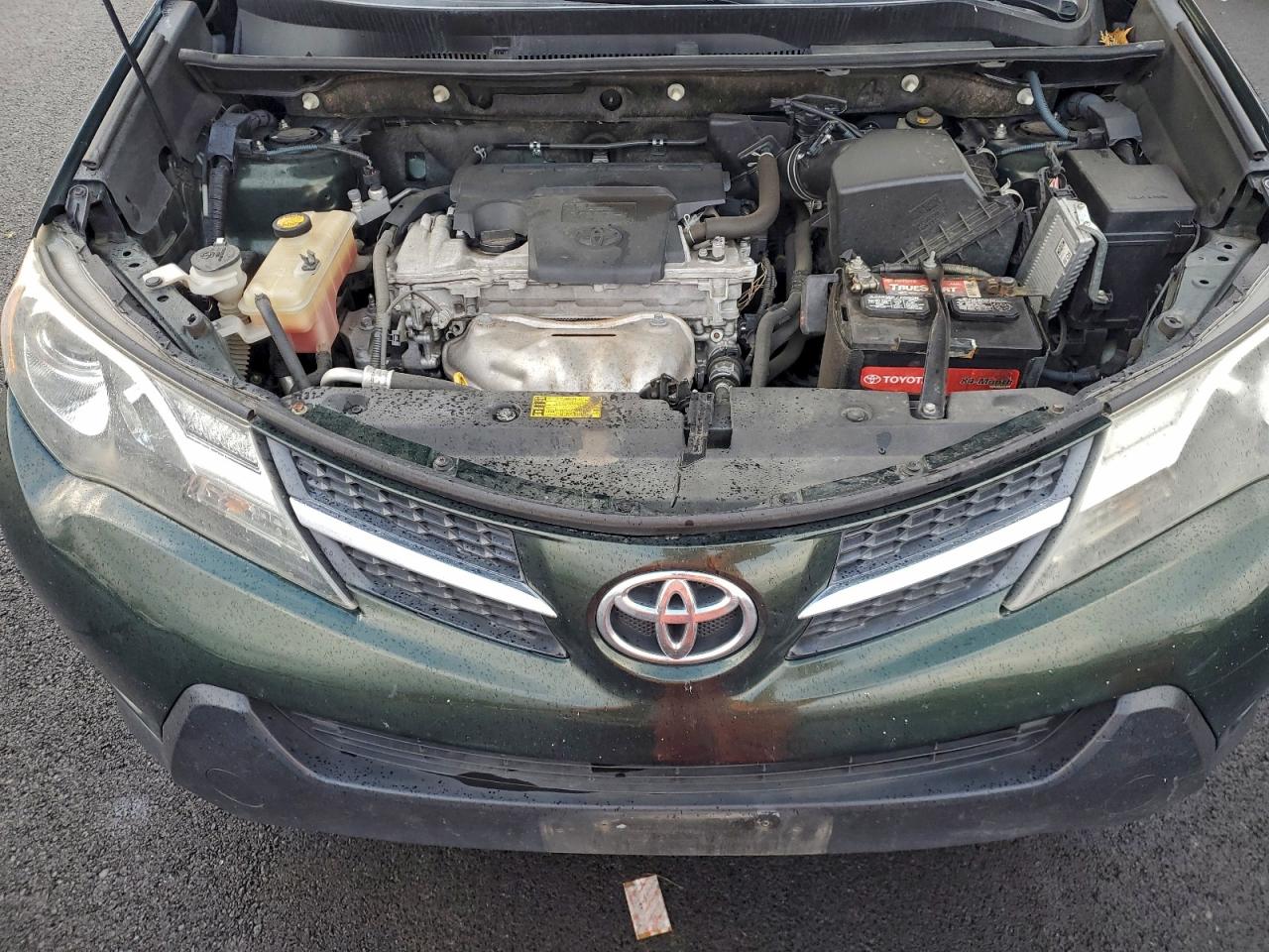 Toyota RAV4 Le Image 11