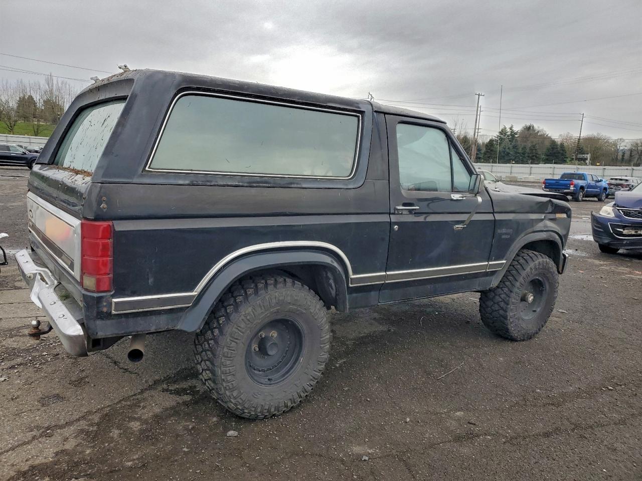 Ford Bronco U100 Image 11