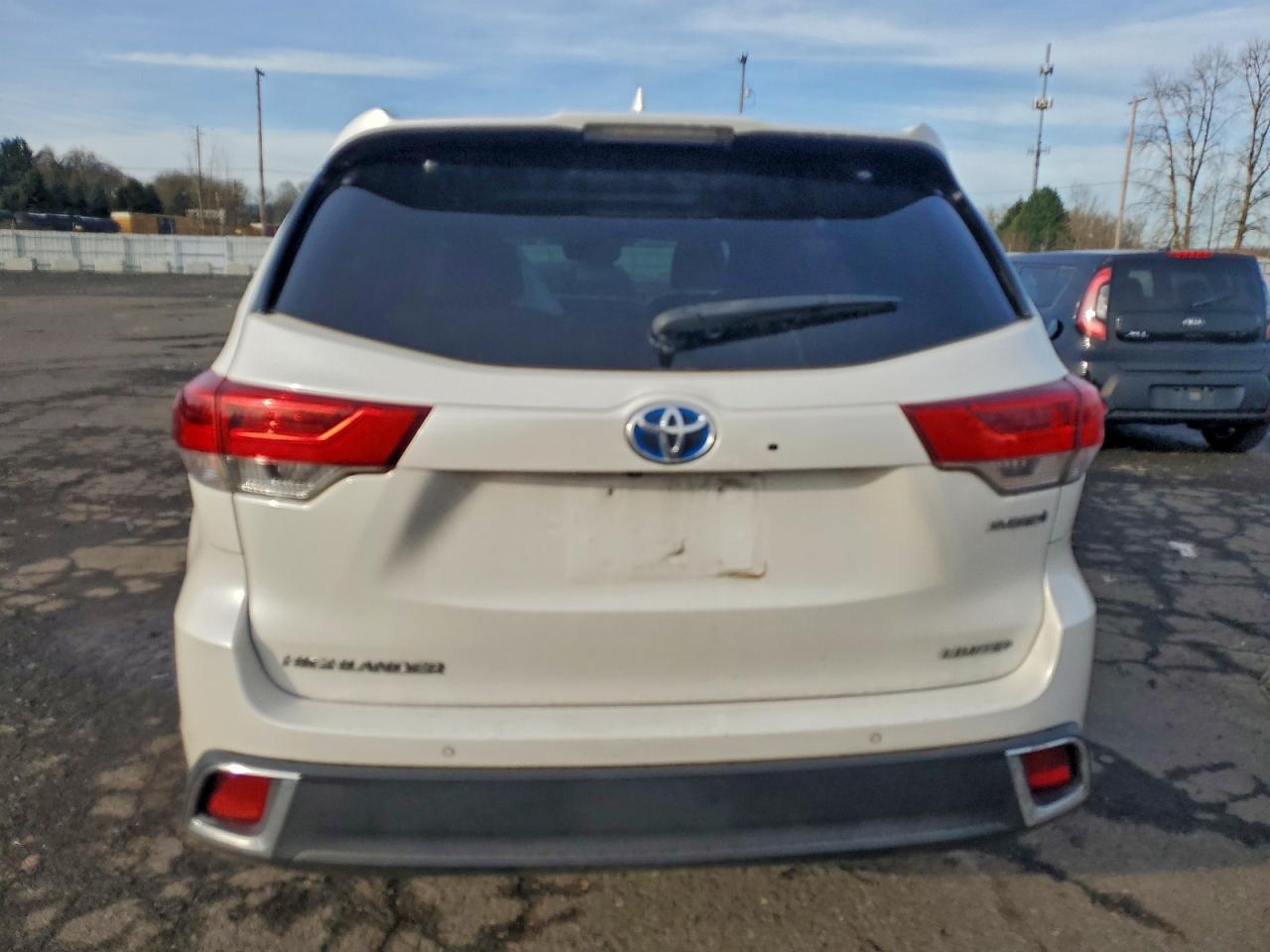 Toyota Highlander Hybrid Limited Image 5