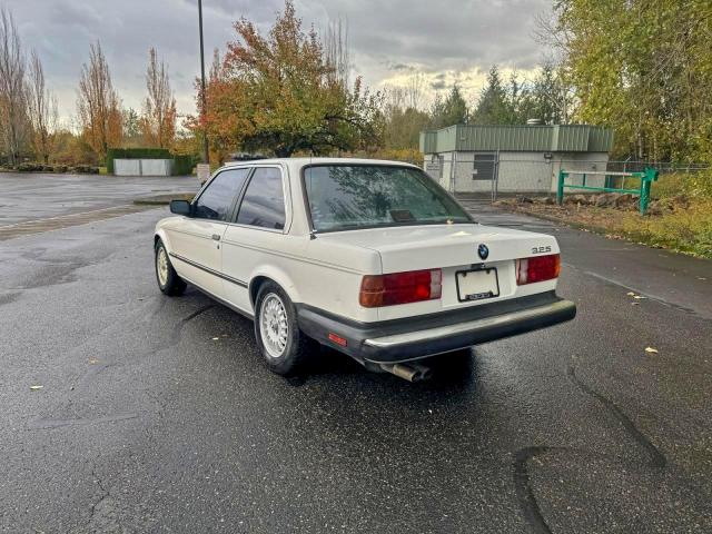 BMW 3 Series Base Image 2