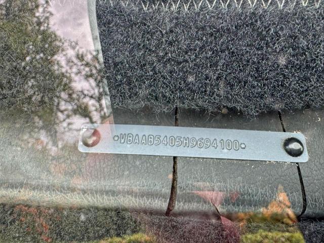 BMW 3 Series Base Image 9