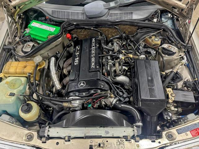 Mercedes-Benz 190-Class E 2.3-16 Image 4