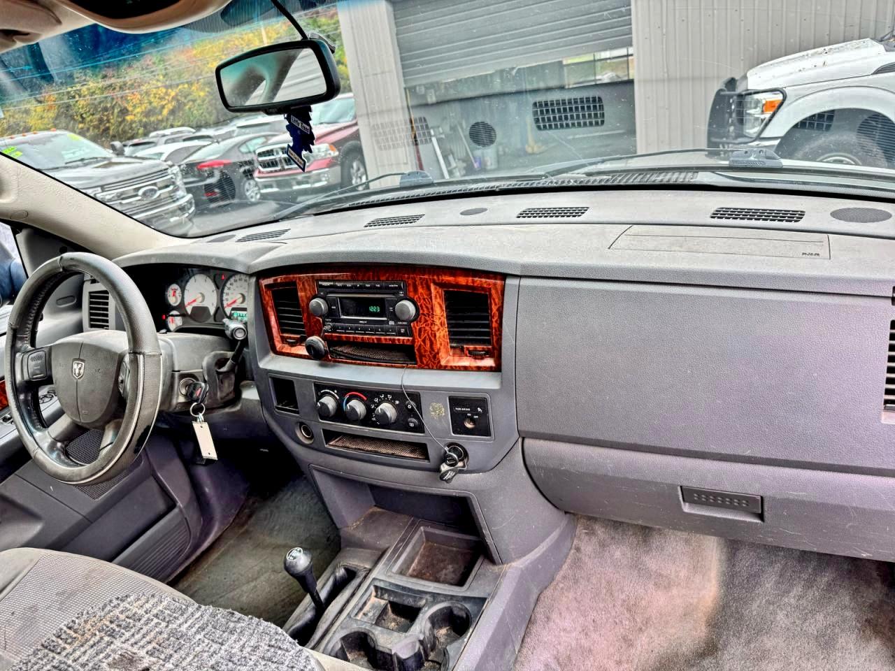 Dodge Ram 2500 St Image 7