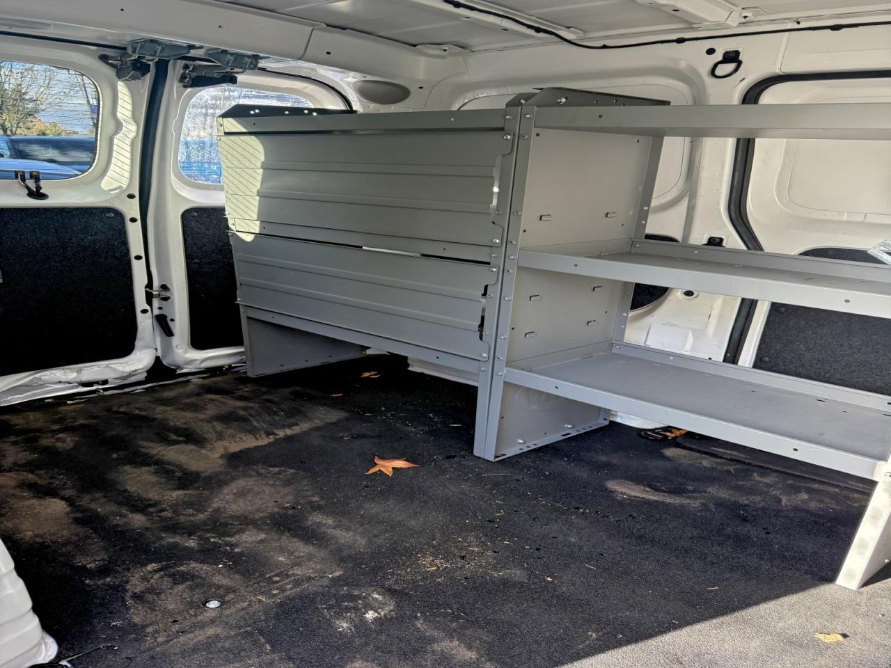 Nissan Nv 2.5s Image 6