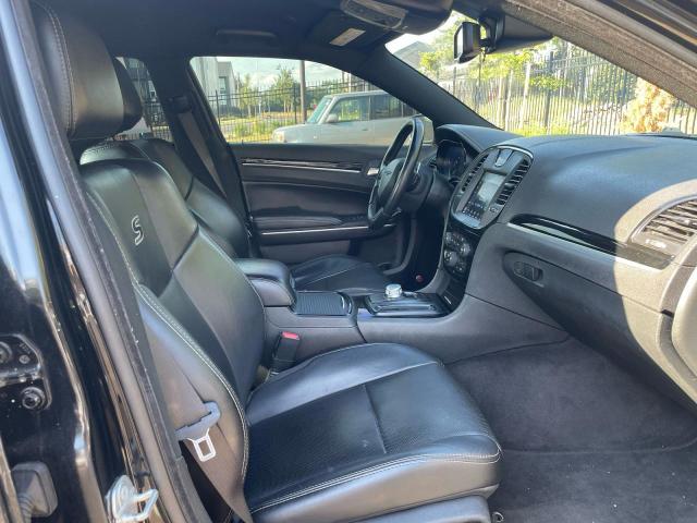 Chrysler 300 S Image 2