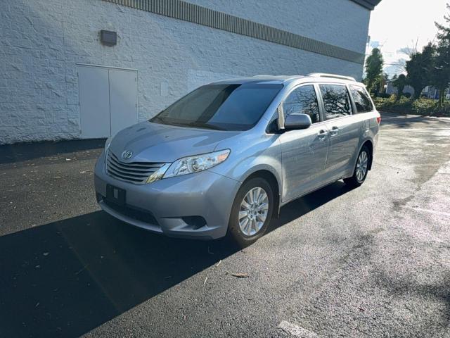 Toyota Sienna Le Image 9