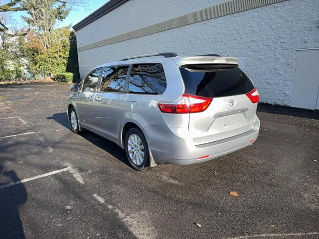 Toyota Sienna Le Image 10