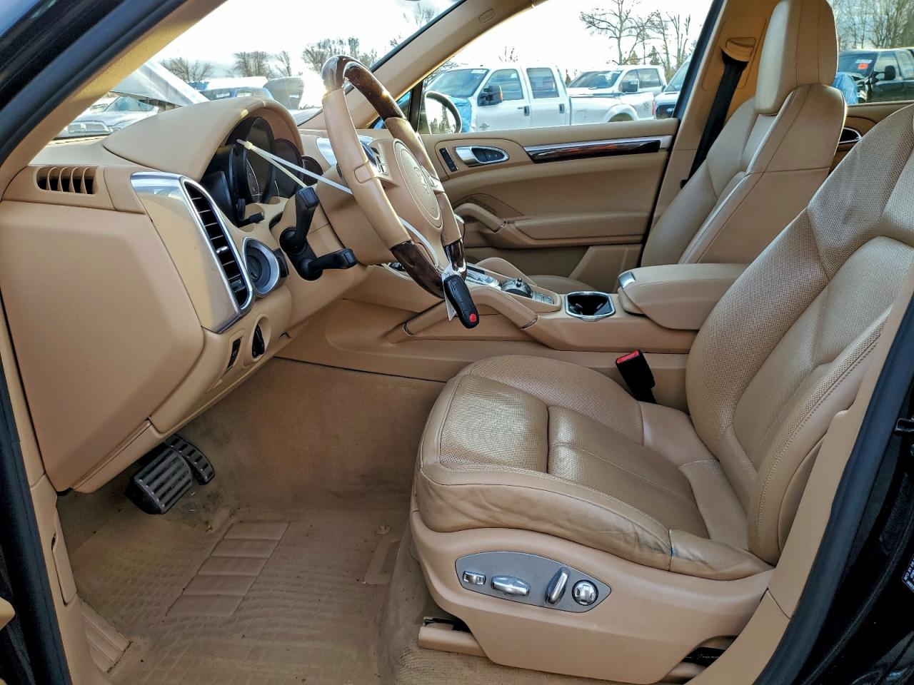 Porsche Cayenne S Image 4