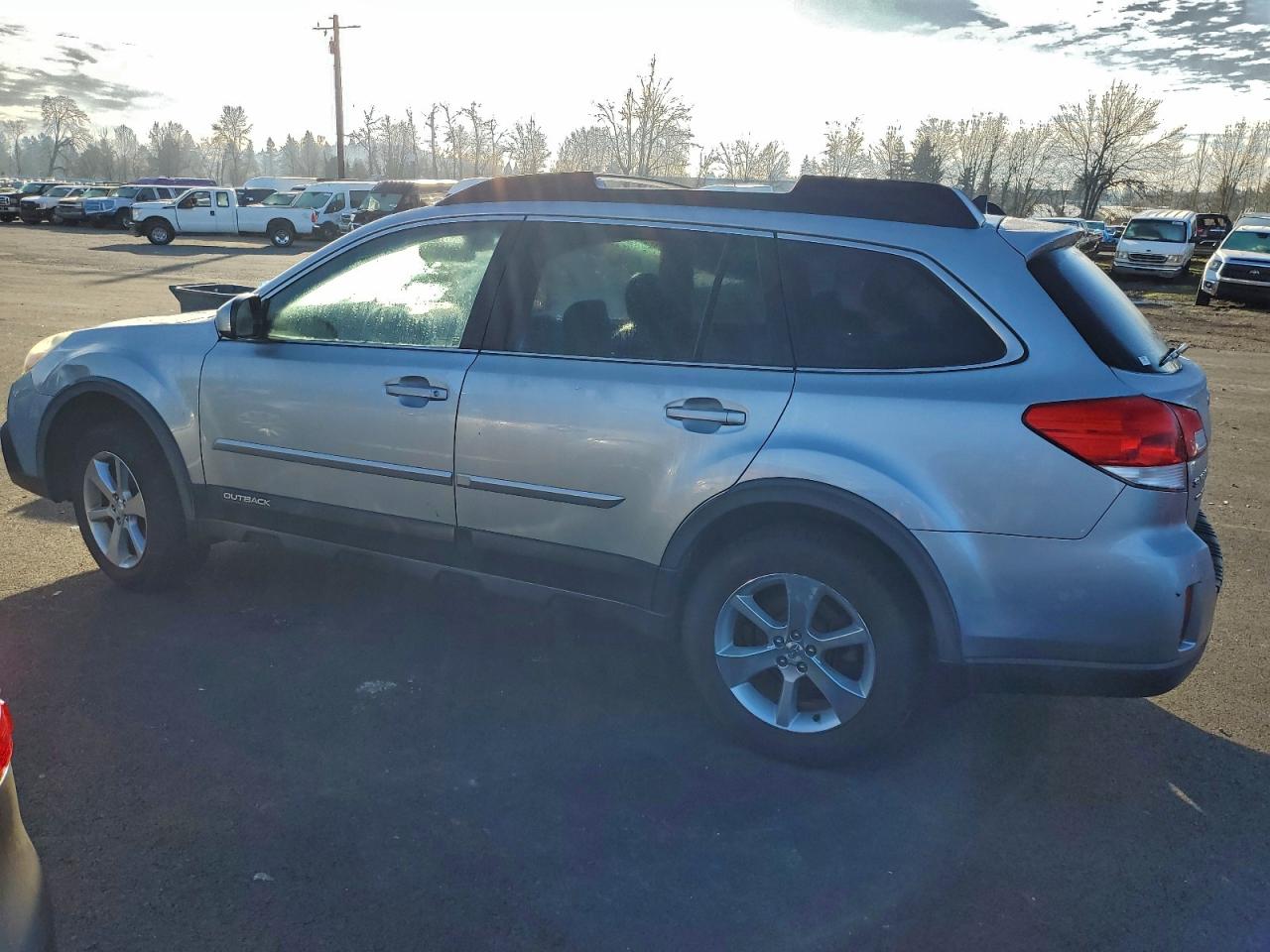 Subaru Outback 2.5i Limited Image 6