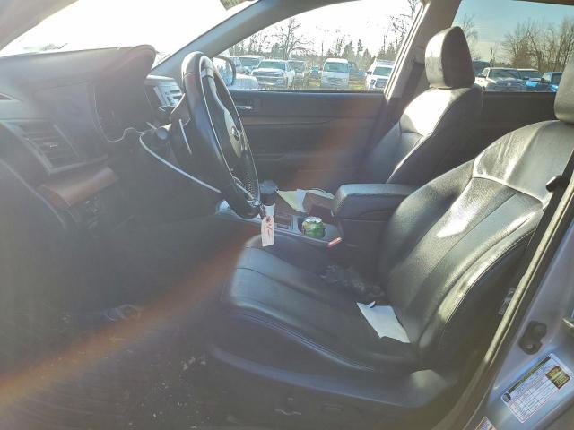 Subaru Outback 2.5i Limited Image 9