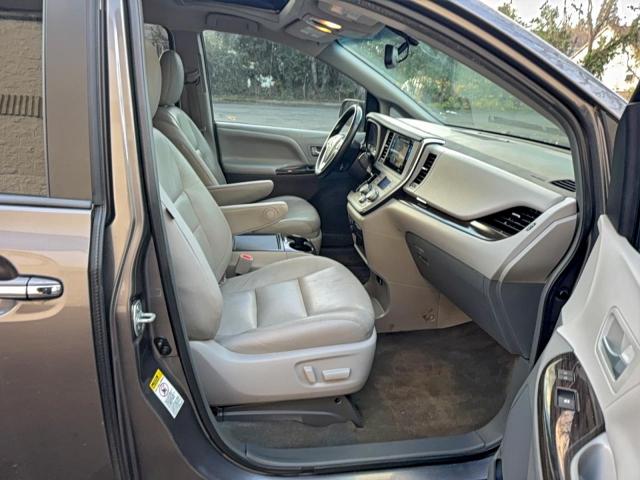 Toyota Sienna Xle Image 8