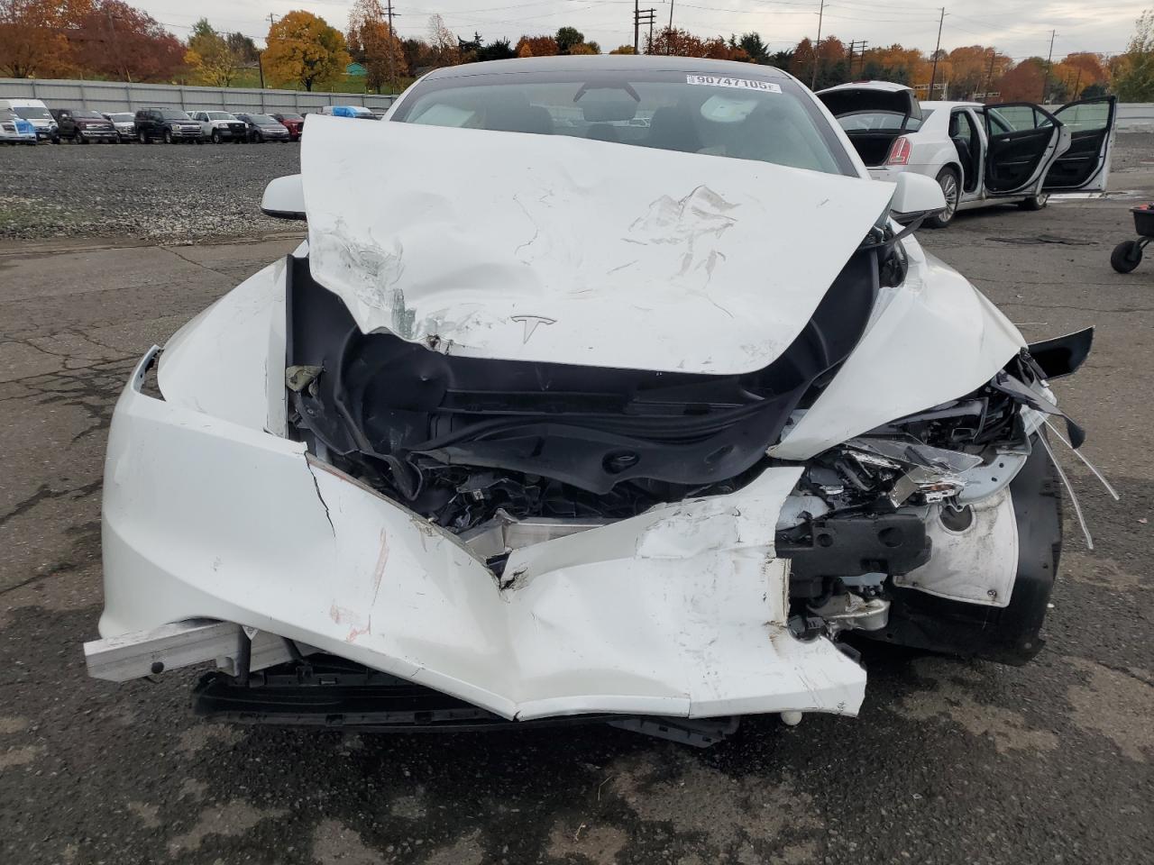 Tesla Model 3 Image 4