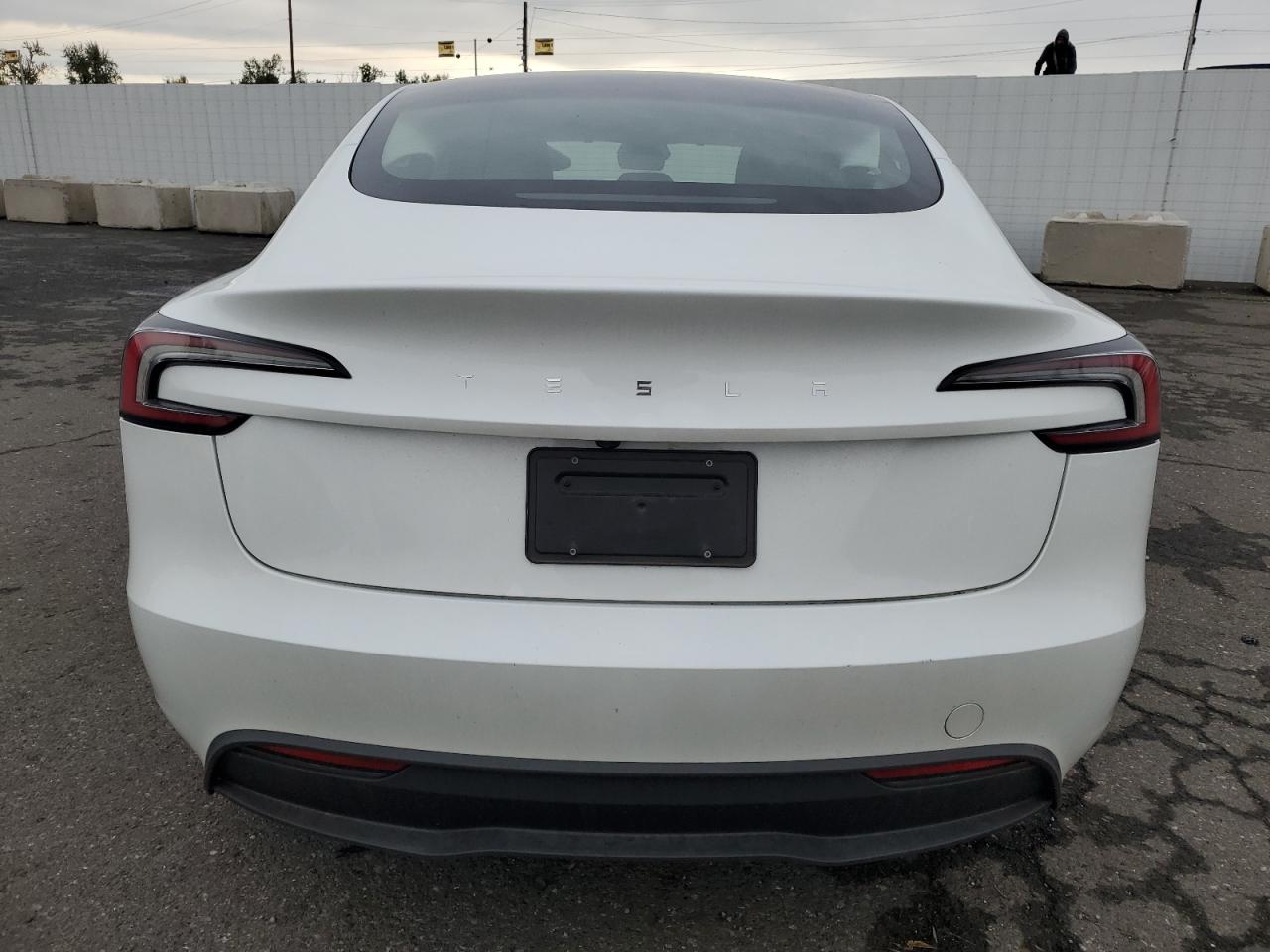 Tesla Model 3 Image 12