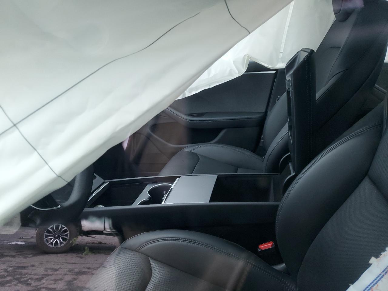 Tesla Model 3 Image 7