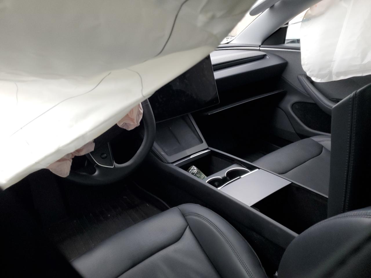 Tesla Model 3 Image 10