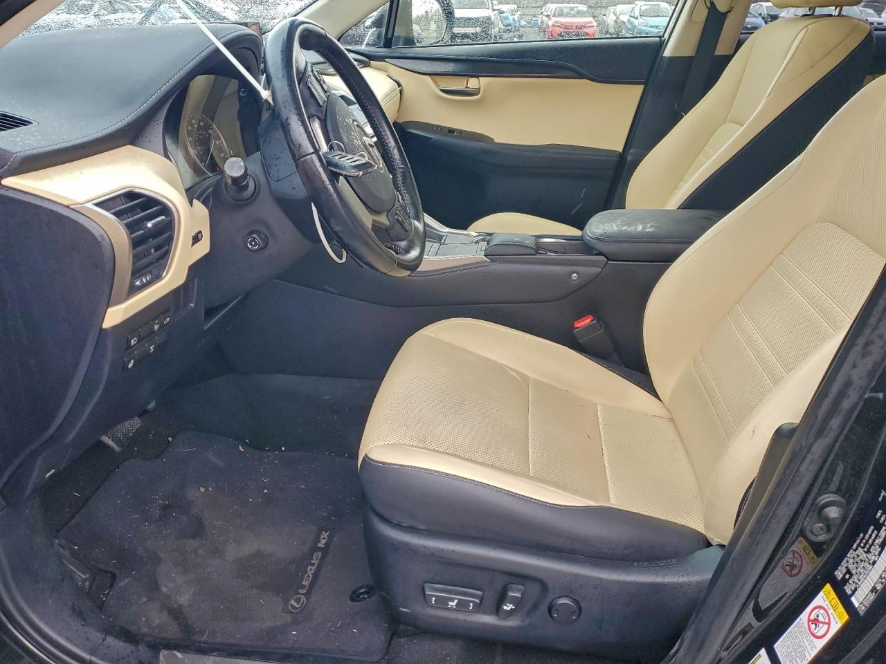 Lexus NX 300 Base Image 8