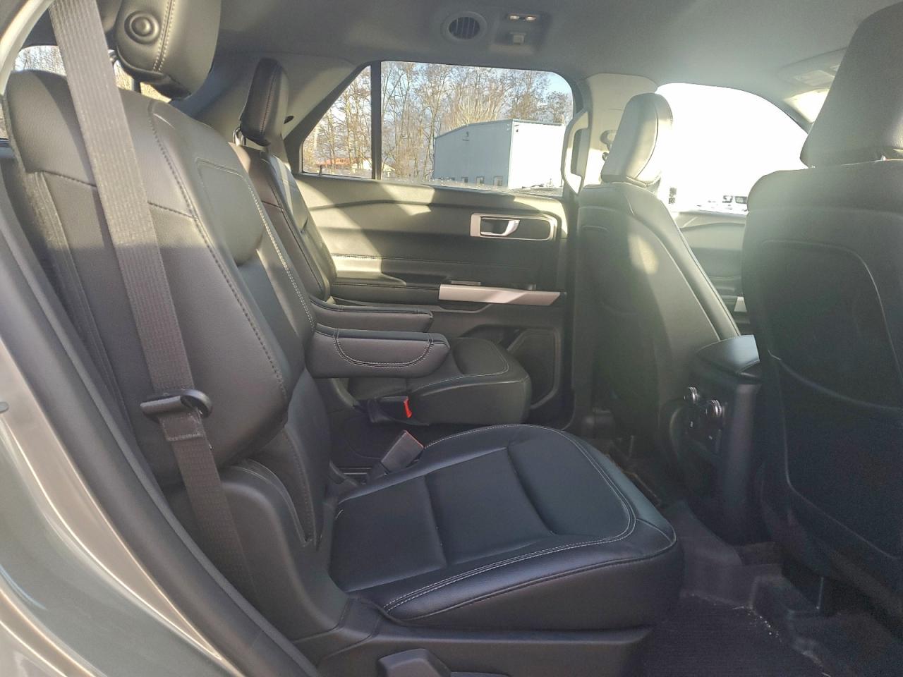 Ford Explorer Xlt Image 6