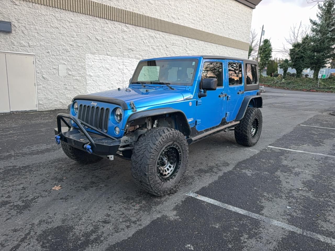 Jeep Wrangler Sahara Image 2