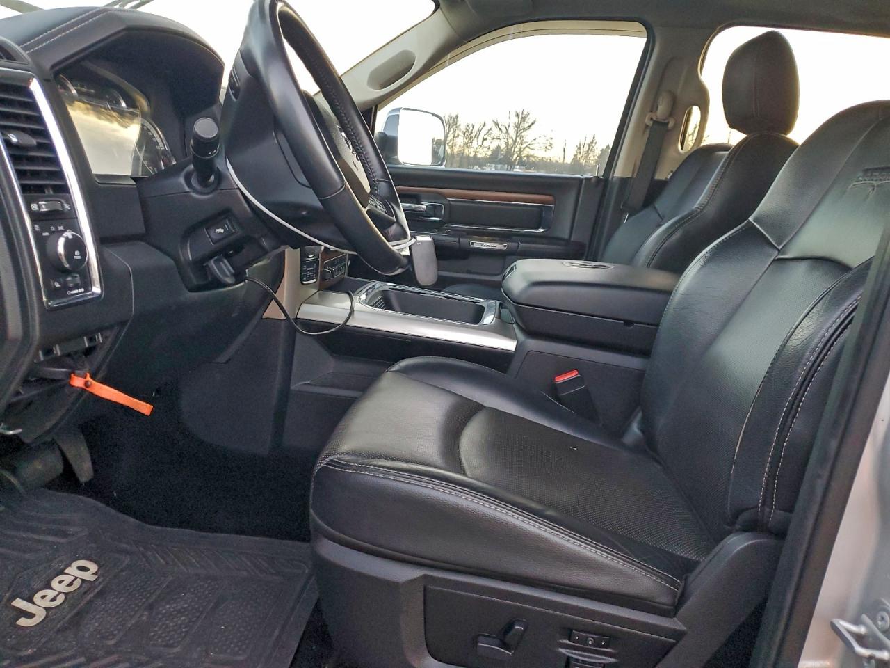 Ram 1500 Laramie Image 12