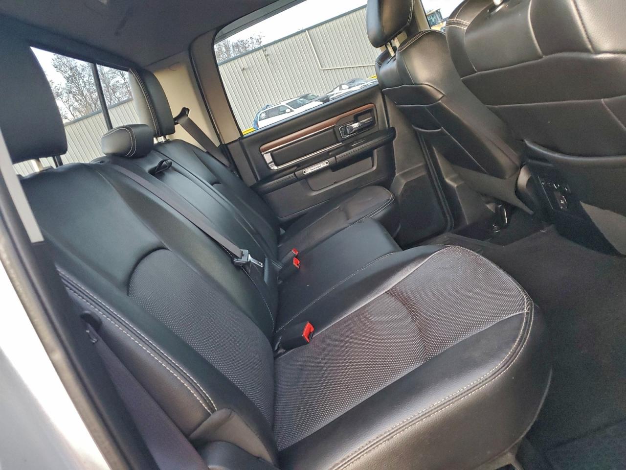 Ram 1500 Laramie Image 8