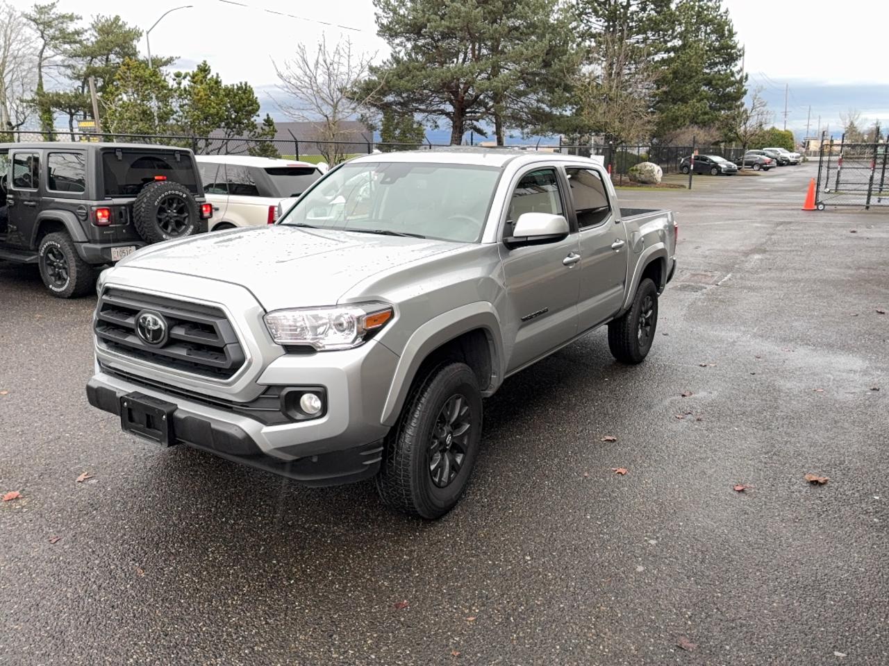 Toyota Tacoma Double Cab Image 3