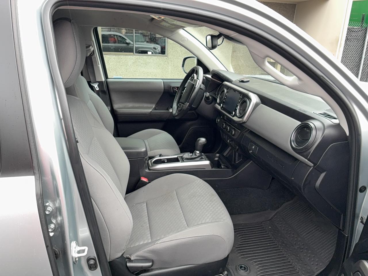 Toyota Tacoma Double Cab Image 10