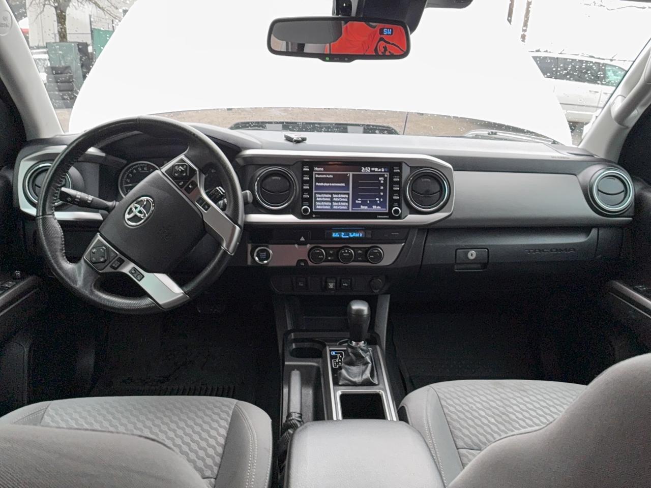 Toyota Tacoma Double Cab Image 8