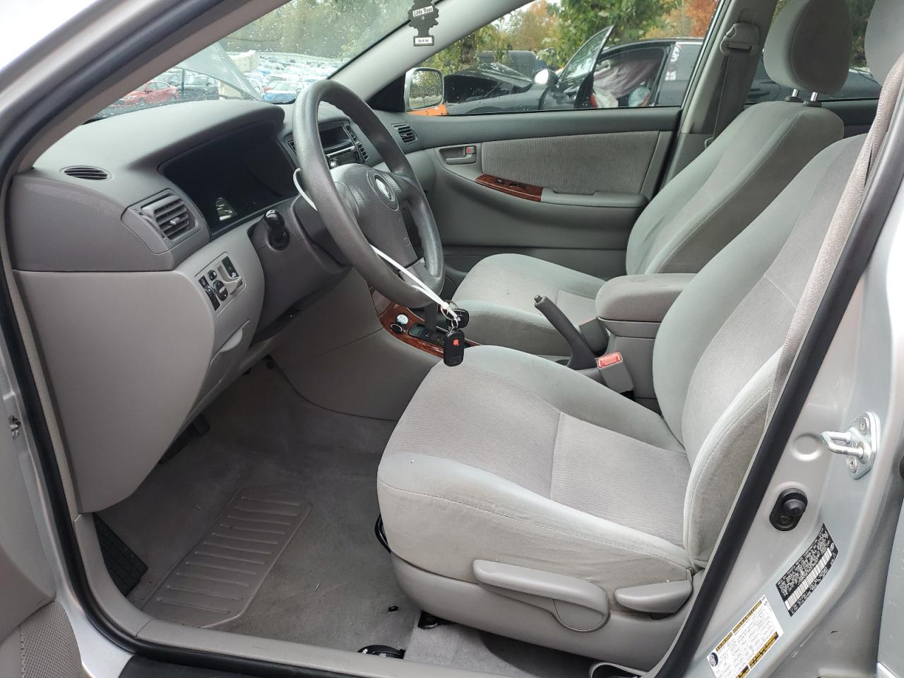 Toyota Corolla Ce Image 8