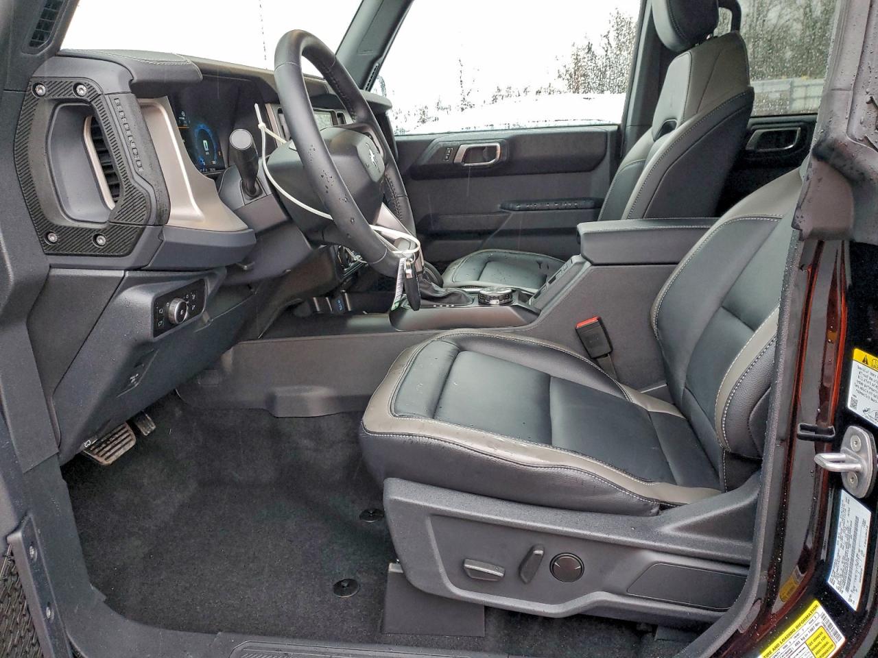 Ford Bronco Outer Banks Image 9