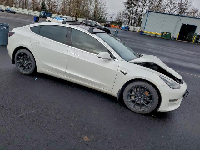 Tesla Model 3 Image 5