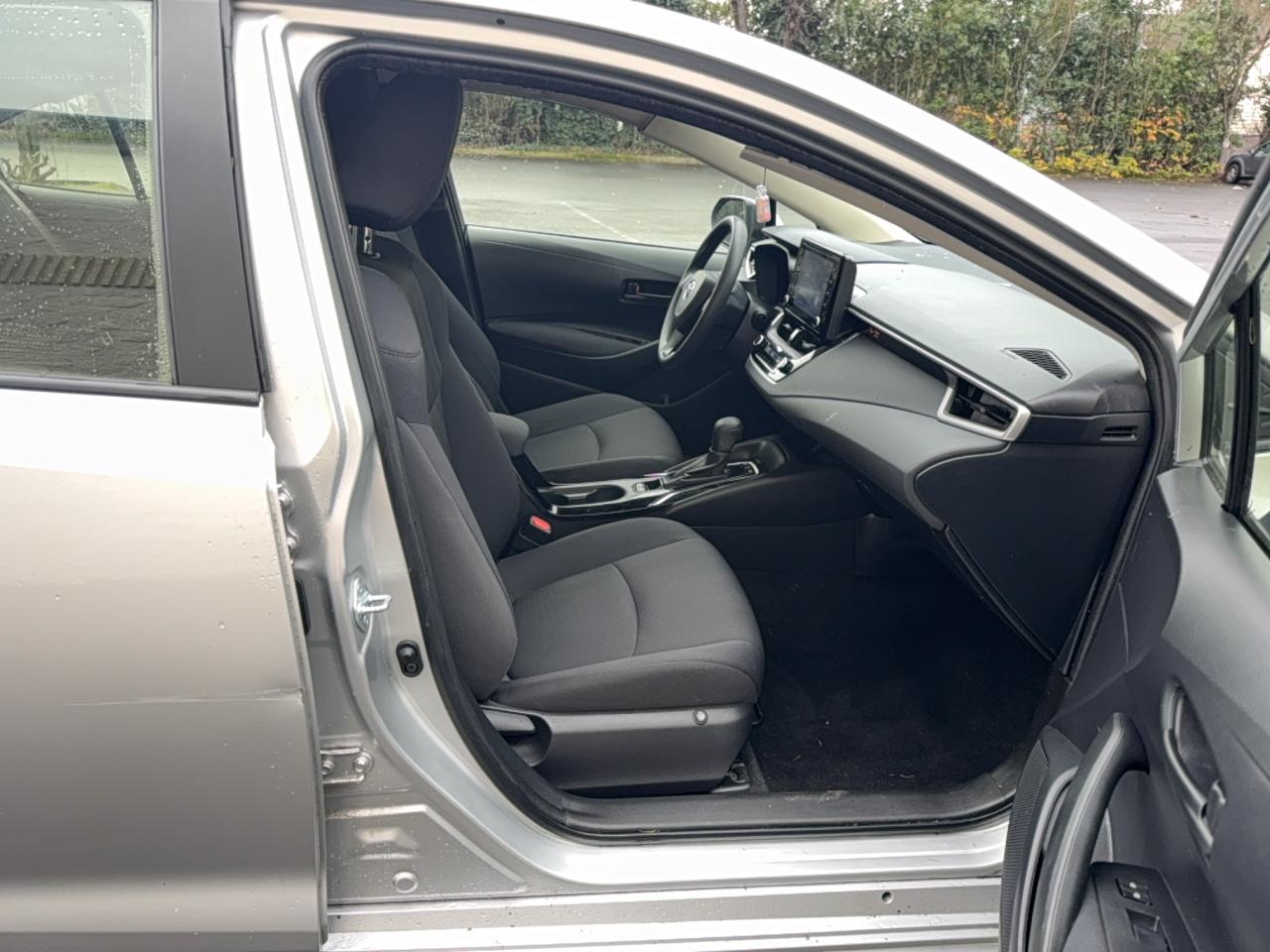 Toyota Corolla Le Image 8