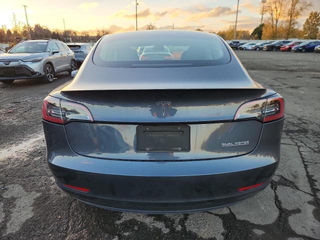 Tesla Model 3 Image 4