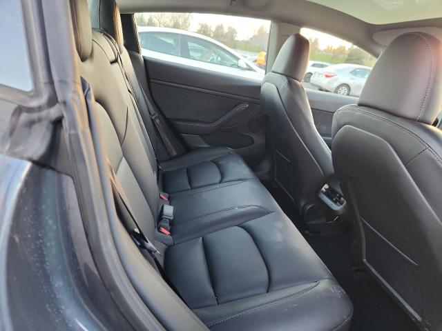 Tesla Model 3 Image 7