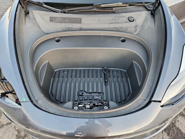 Tesla Model 3 Image 8