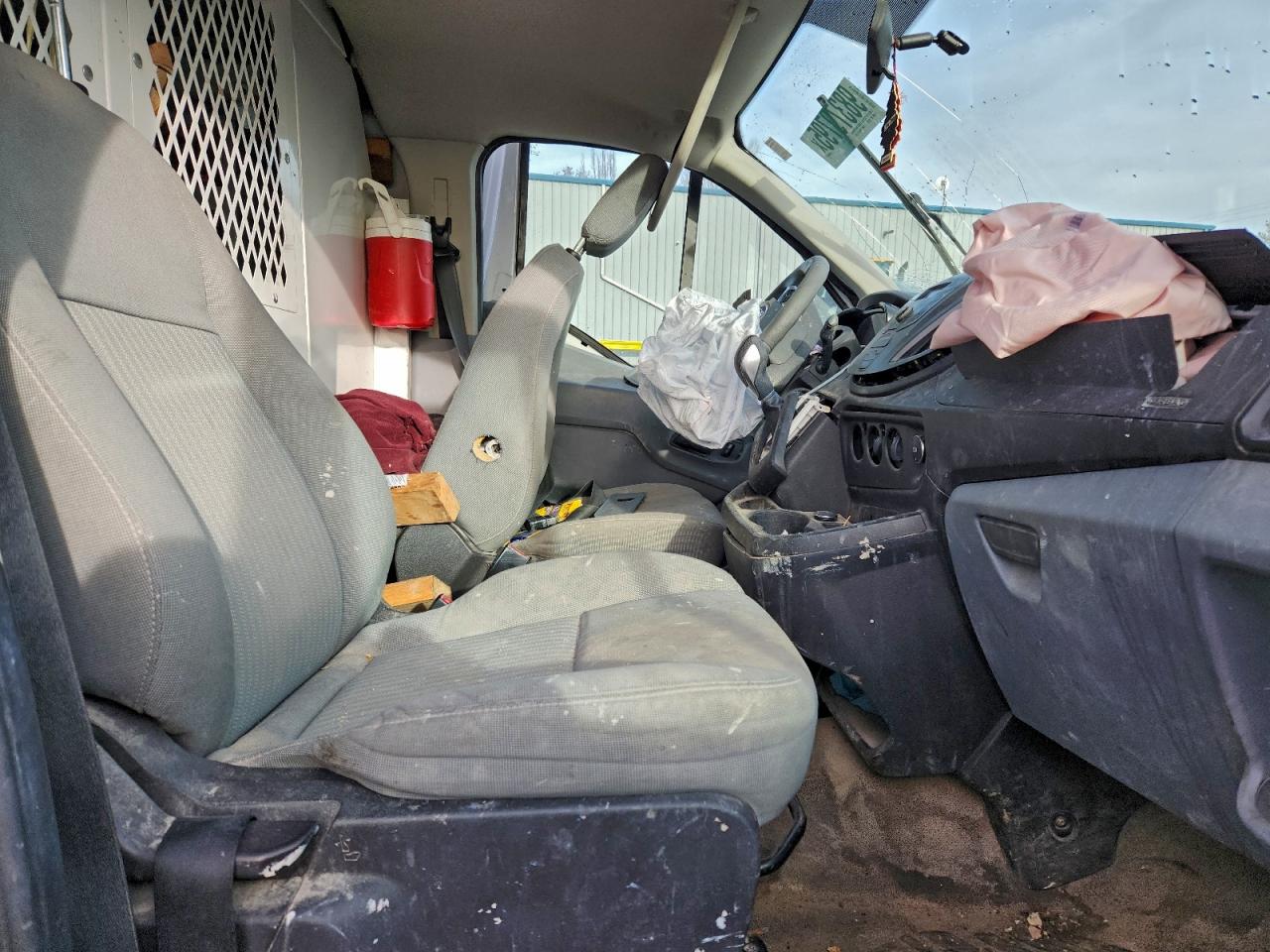 Ford Transit T-250 Image 4