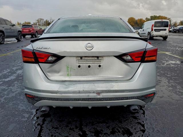Nissan Altima S Image 5