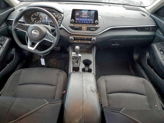 Nissan Altima S Image 7