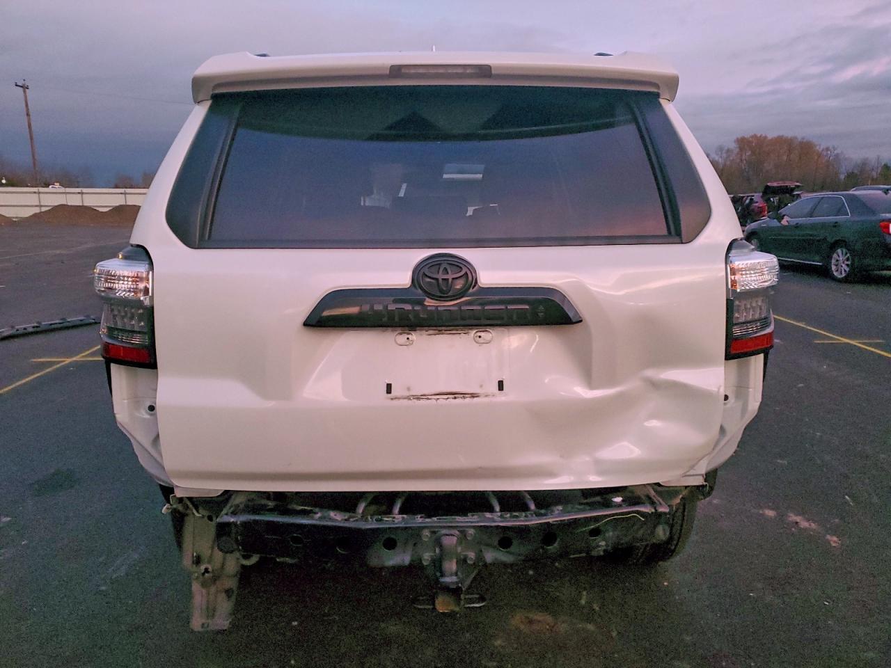 Toyota 4Runner Sr5/sr5 Premium Image 11