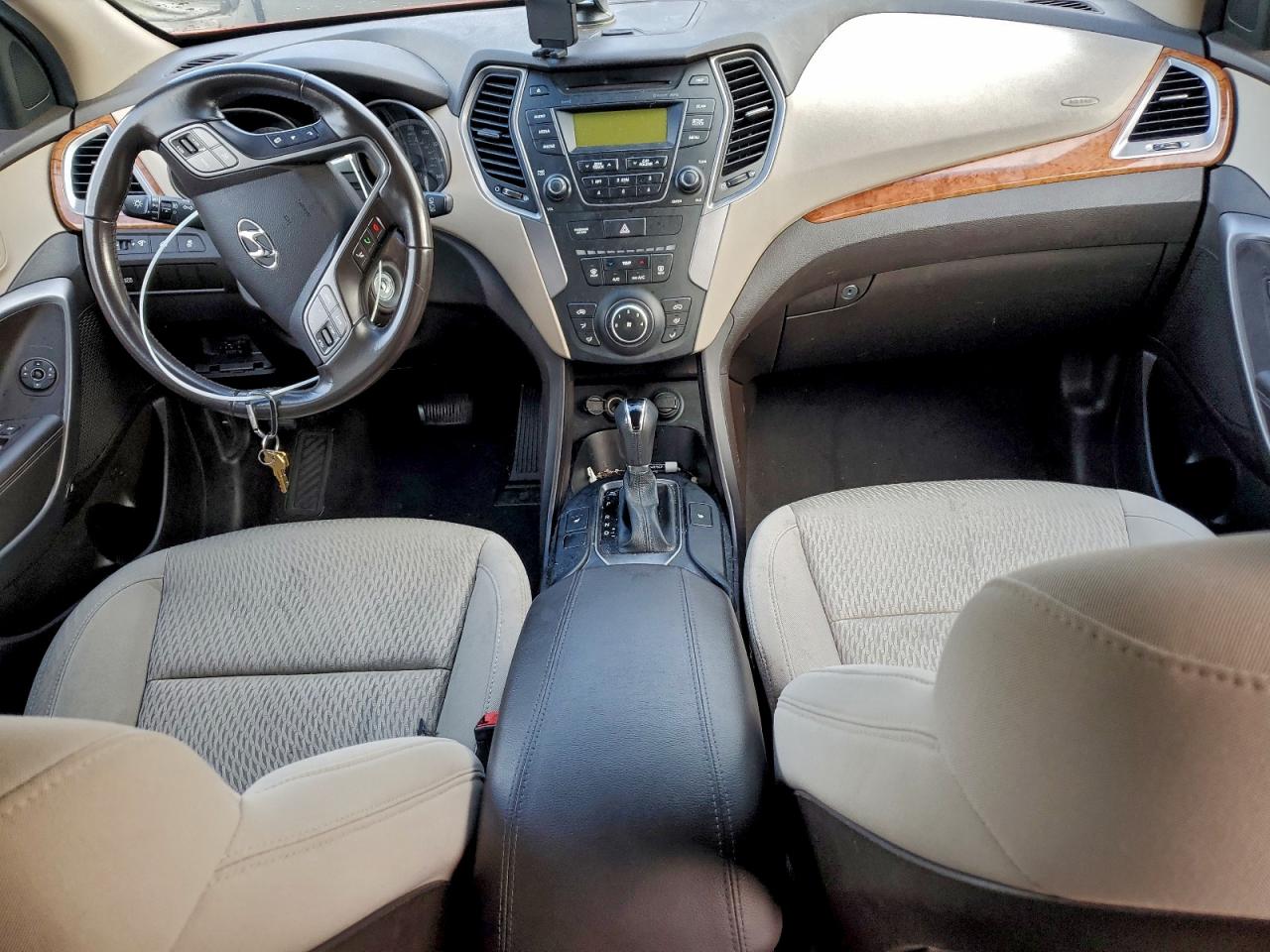 Hyundai SANTA FE Image 8